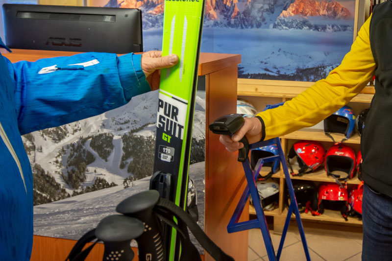 Noleggio Ski Rent Pampeago Skiservice Noleggio Sci Deposito sci